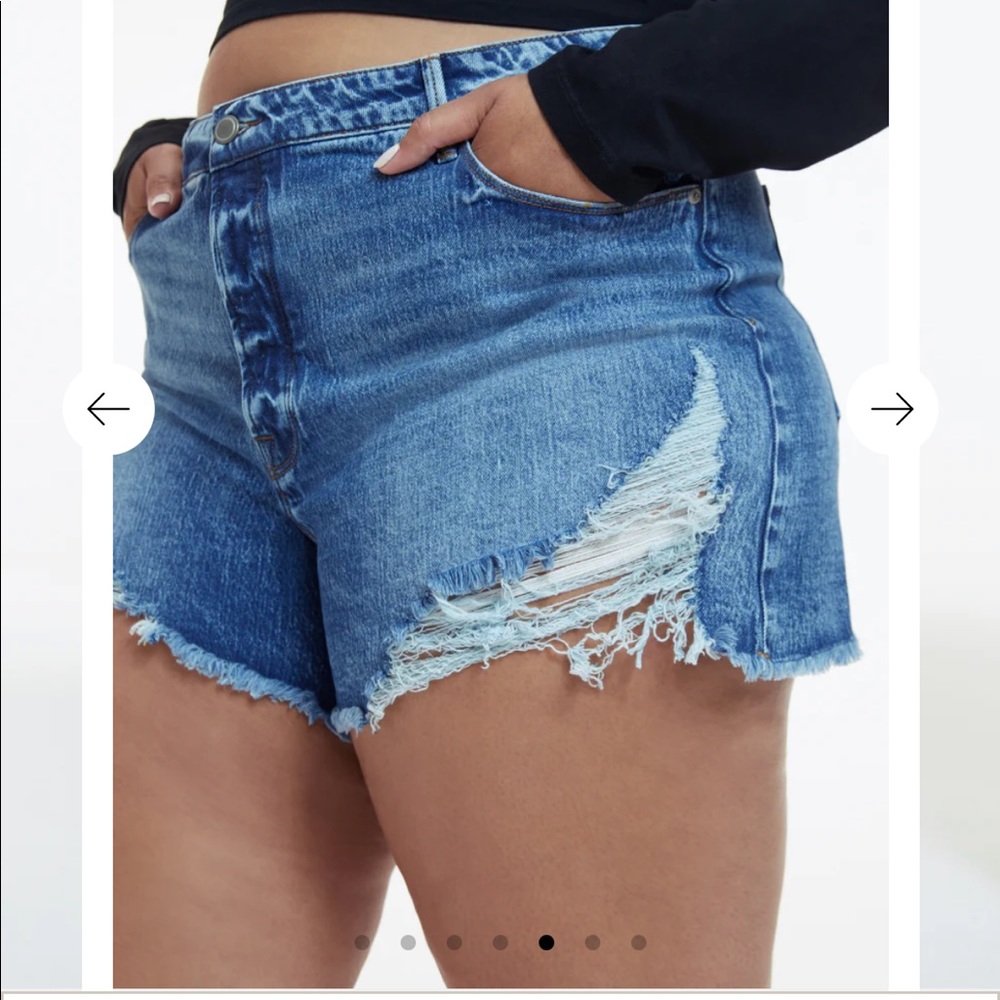 GOOD AMERICAN bombshell denim shorts